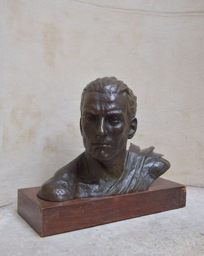 null Charles RUCHOT (actif de 1880 à 1915) , Buste de Jean Mermoz, bronze signé H.C.RUCHOT....