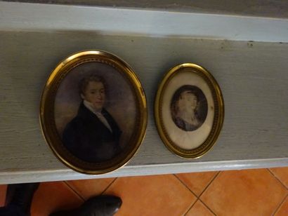 null Ecole FRANCAISE du XIX ème, Portraits de femme et d’homme, Deux miniatures sur...