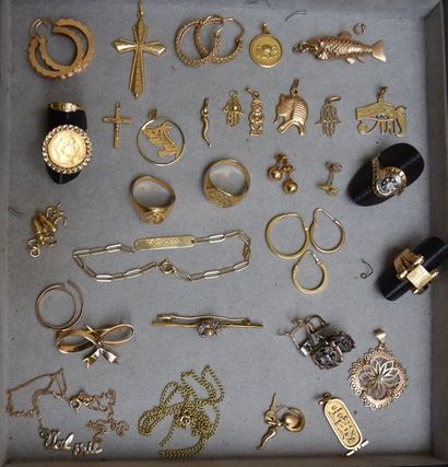 null LOT en or comprenant debris, bagues et bijoux divers. Poids brut total : 97,...