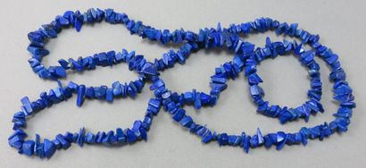 null SAUTOIR d'éléments baroques en lapis lazuli. Longueur: 90 cm environ (probablement...