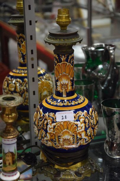 null 1 LAMPE A PETROLE EN FAIENCE SUPPOSEE ULYSSE A BLOIS