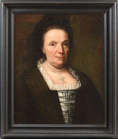 null Ecole ITALIENNE vers 1740, Portrait de femme au bijou, toile. 61,5 x 51 cm....