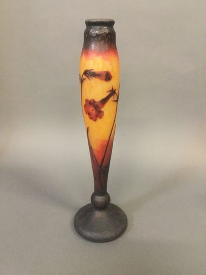 null Daum, Vase aux fleurs de tabac, ht. 44,5cm