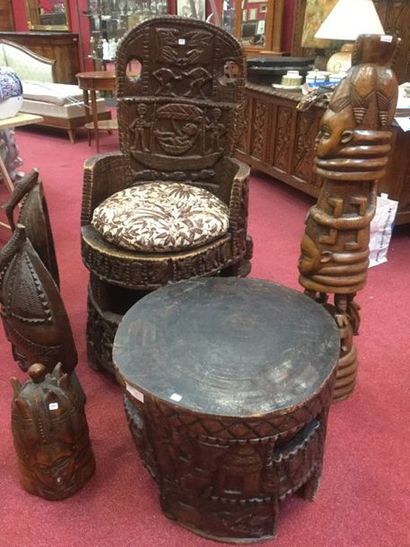 null Chaise Africaine et petite table ronde