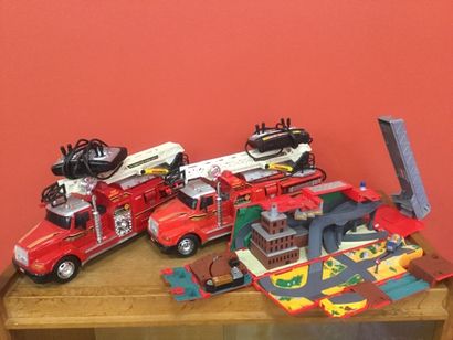 null Lot de 3 camions de pompier : 2 télécommandés et 1 micro machine