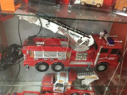 null Reproduction camion de pompier