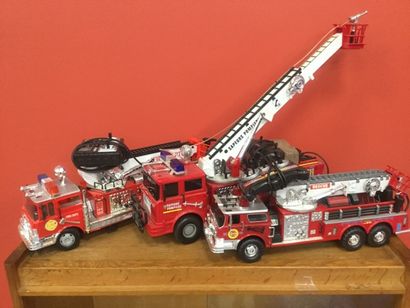 null Lot de 3 camions de pompier télécommandés