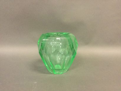 LOT DAUM vase de couleur vert h 17cm