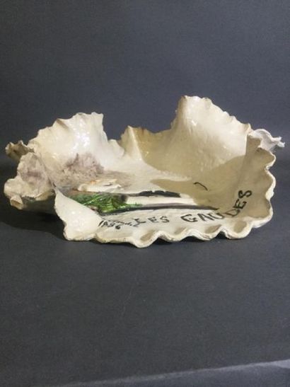 null CLAUDET Max (1840-1893) Large TRAY of pipe clay presentation decorated with...