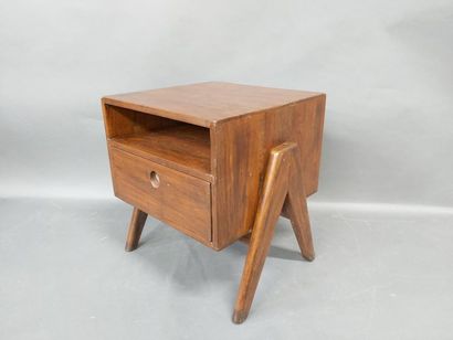 null JEANNERET Pierre (1896-1967), Paire de meubles de chevet modèle dit "BEDSIDE...