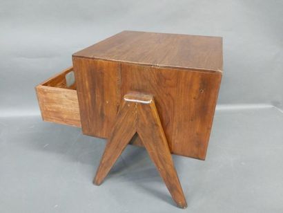 null JEANNERET Pierre (1896-1967), Pair of bedside cabinets called "BEDSIDE TABLE",...