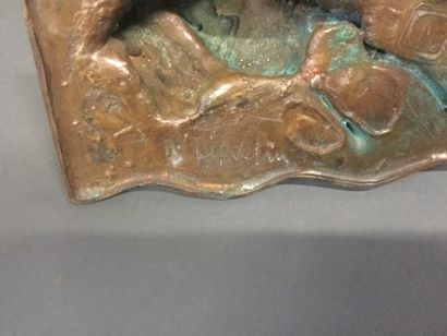 null HERVELIN Patrick (1948), "Vache allongée", bronze à patine verte, signé sous...