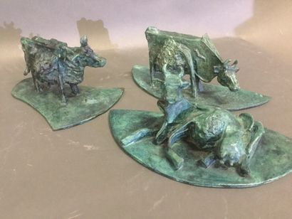 null HERVELIN Patrick (1948), "The three cows", bronze in three parts with green...