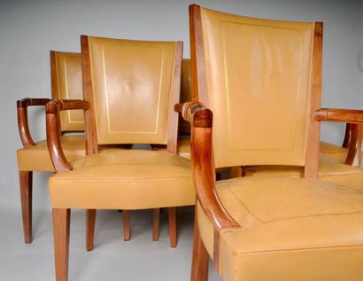null 
Eugène PRINTZ (1889-1948), 
Série de 6 fauteuils palissandre Circa 1928. Cuir,...