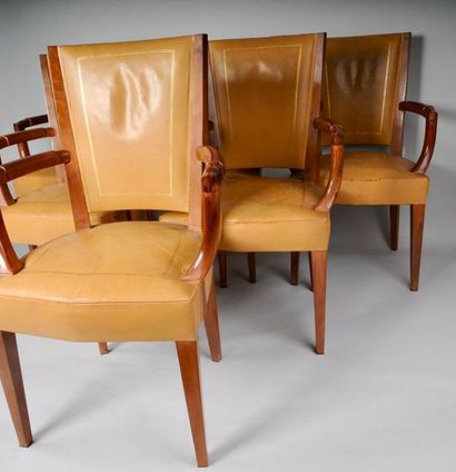 null 
Eugène PRINTZ (1889-1948), 
Série de 6 fauteuils palissandre Circa 1928. Cuir,...