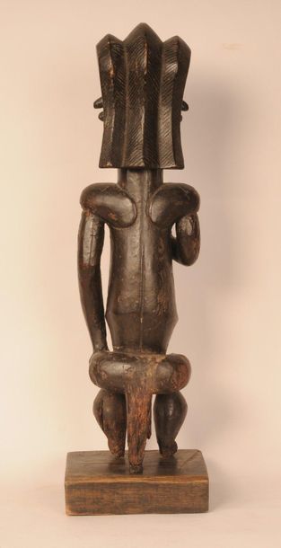 null FANG MVAI (Gabon) Hauteur 58 cm



Figure d'ancêtre masculin, gardien de reliquaire.

Atypique,...