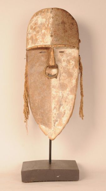 null ADOUMA (Gabon) Hauteur 53 cm



Ancien masque facial caractéristique des Adouma...