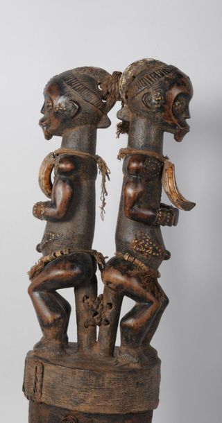 null FANG N'GUMBA (South Cameroon) Height 67 cm



Old N'SEKH BYERI reliquary box...