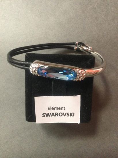 SWAROVSKI, Bracelet fantaisie , cuir et métal...