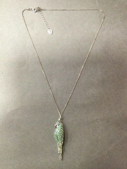 null Fancy PENDANT, representing a parrot, decorated with green stones, silver plated...