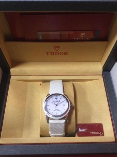 TUDOR, Watch model GLAMOUR, DATE, white dial...