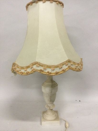 null LAMP in alabaster, H. 70 cm