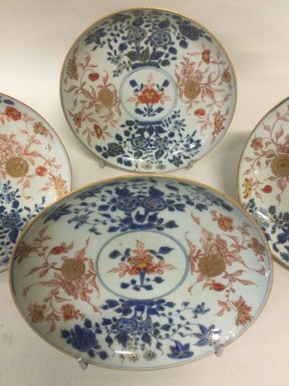 null IMARI, fin XVIIIème / début XIXème,Ensemble de 4 petits PLATS en porcelaine...