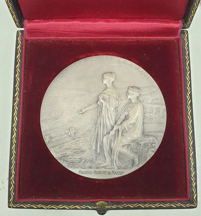 null MEDAILLE - Belle et Rare MEDAILLE en argent commémorant la centenaire de la...