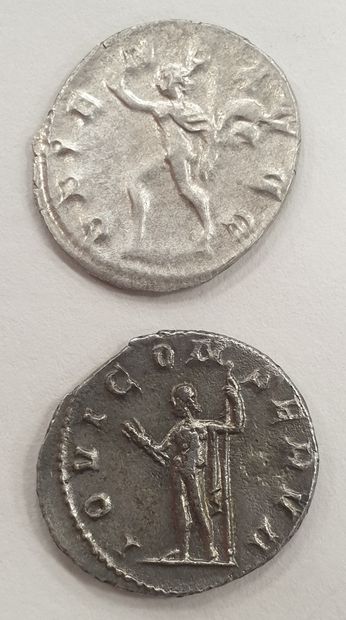 null MONNAIE ROMAINE - VALERIEN, Lot de 2 Antoniniens, poids : 4,1 g et 2,9 g