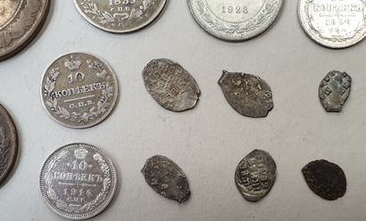 null MONNAIE ÉTRANGÈRE - RUSSIE, Lot de 17 monnaies du XVème au XXème siècle