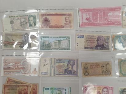 null BILLETS du MONDE - Intéressant lot de billets étrangers divers Pays sous pochettes...