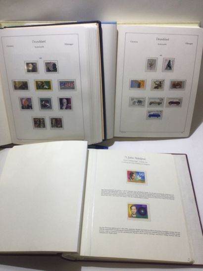 null Ensemble de 3 ALBUMS de timbres pour l'Allemagne comprenant : Un album de timbres...