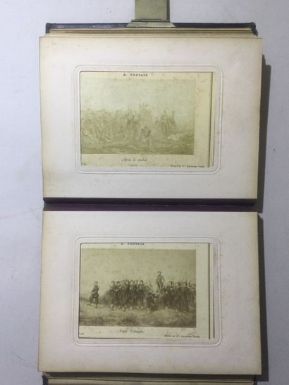 null Album PHOTOS, 1 volume In-8, reliure cuir à fermoir et décoré d'un écusson en...