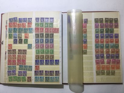 null ALBUM contenant une belle collection de timbres français et colonies principalement...