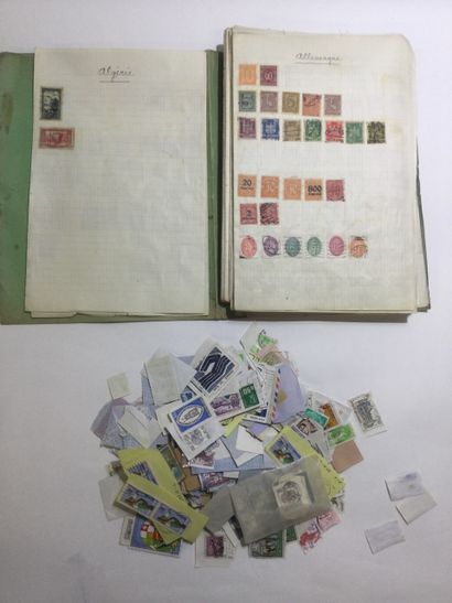 null Collection de timbres tous pays oblitérés et collés sur feuilles contenu dans...