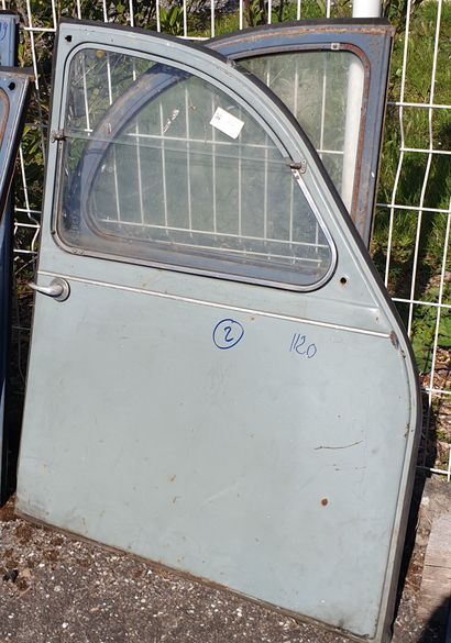 null 1 porte avant droite + 1 porte arrière droite pour 2 CV