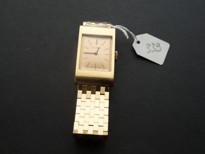 null BOUCHERON: Watch in 18K (750/oo) yellow gold, "Reflet" collection, single smooth...