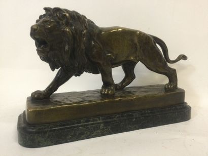 null Louis VIDAL (1831-1892), SCULPTURE en bronze figurant un lion rugissant, signé...