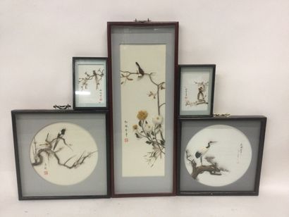 Asian work, Lot of 5 compositions of feathers...