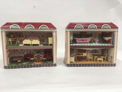 2 doll houses 