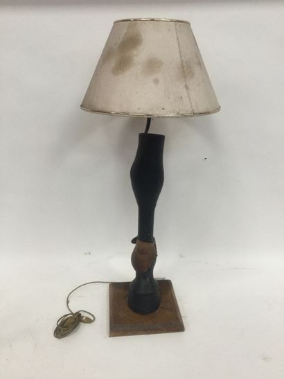 Wooden lamp, with horse's foot decoration,...