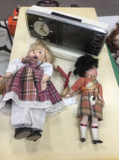null Lot including a musical doll and a vintage clock radio