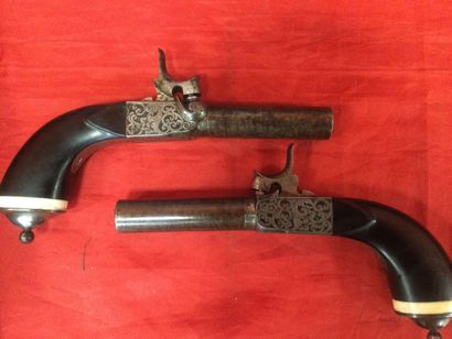 null 1 Pair of travel pistols in a box, Damascus barrels, posterior engraving