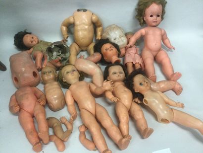 Set of DOLLS in celluloid and various, dismembered,...