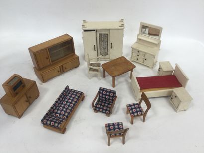 Set of furniture for dollhouse in wood and...
