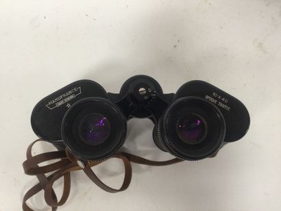 null Pair of binoculars in its case, Manufrance, 10 x 40 optics