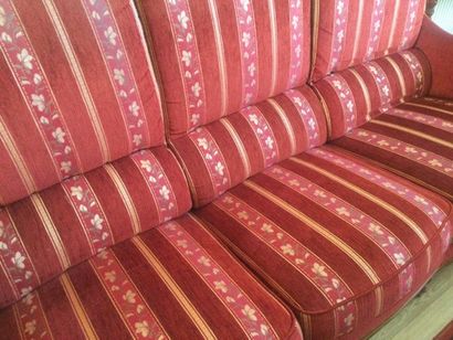null Canapé en tissu rouge à décor floral et ses 2 fauteuils