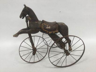 null Cheval à roue en bois, sur roue à pédale , début XXe