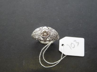 null Bague en platine (850/oo) centrée d'un diamant taille brillant calibrant 0,65...