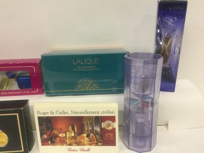 null Collection de 8 coffrets miniatures de parfum : Lancome, Lalique, Naf Naf...dans...